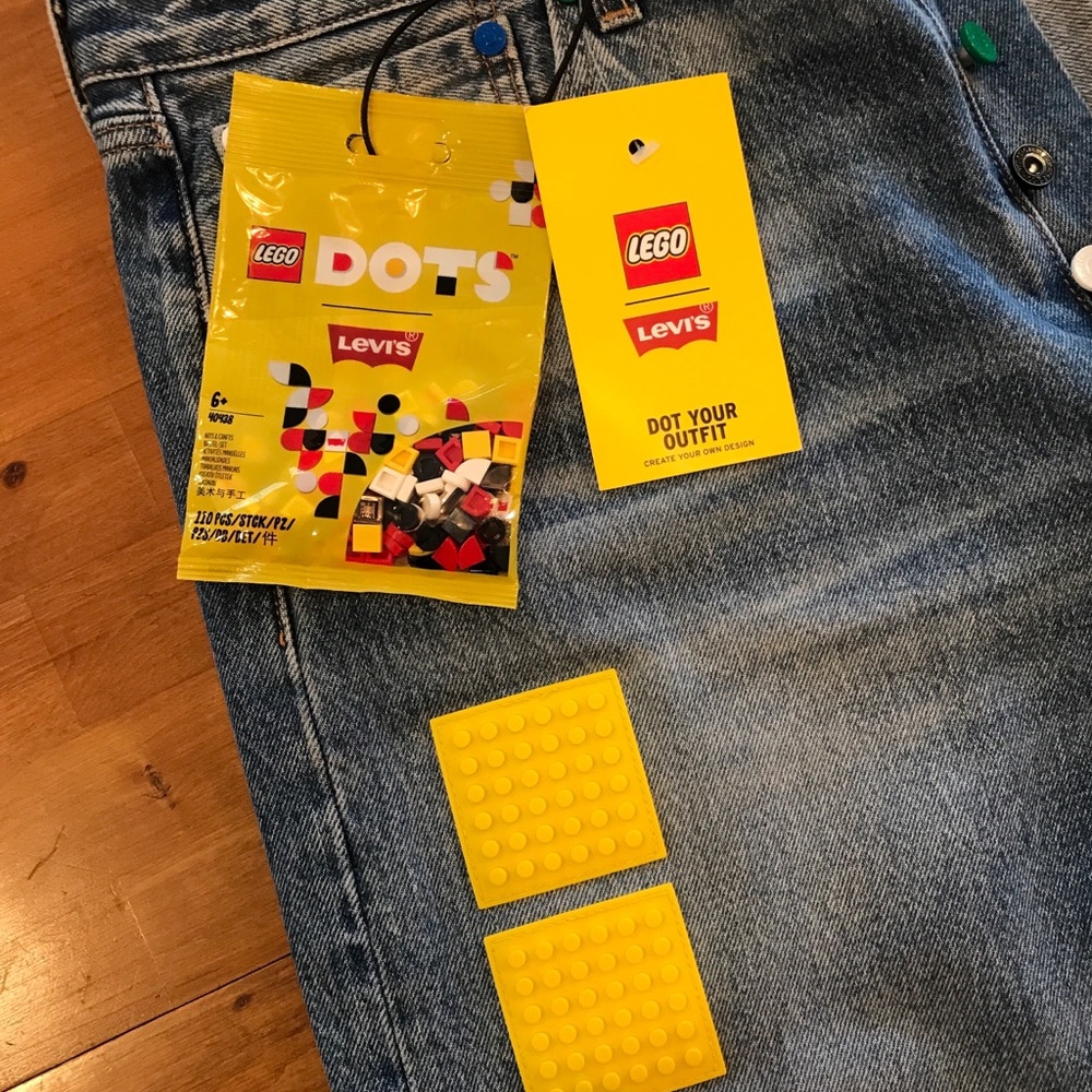 LEVI”S x LEGO 2020 Limited Edition Customizable 501 Jeans - Picture 7 of 14